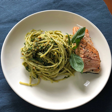 Spaghetti-Creamy-Pesto-Sauce-with-Grilled-Salmon